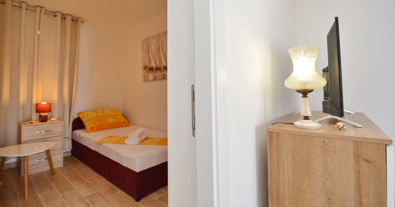 Apartmani Cesarec Basina Eksteriør billede