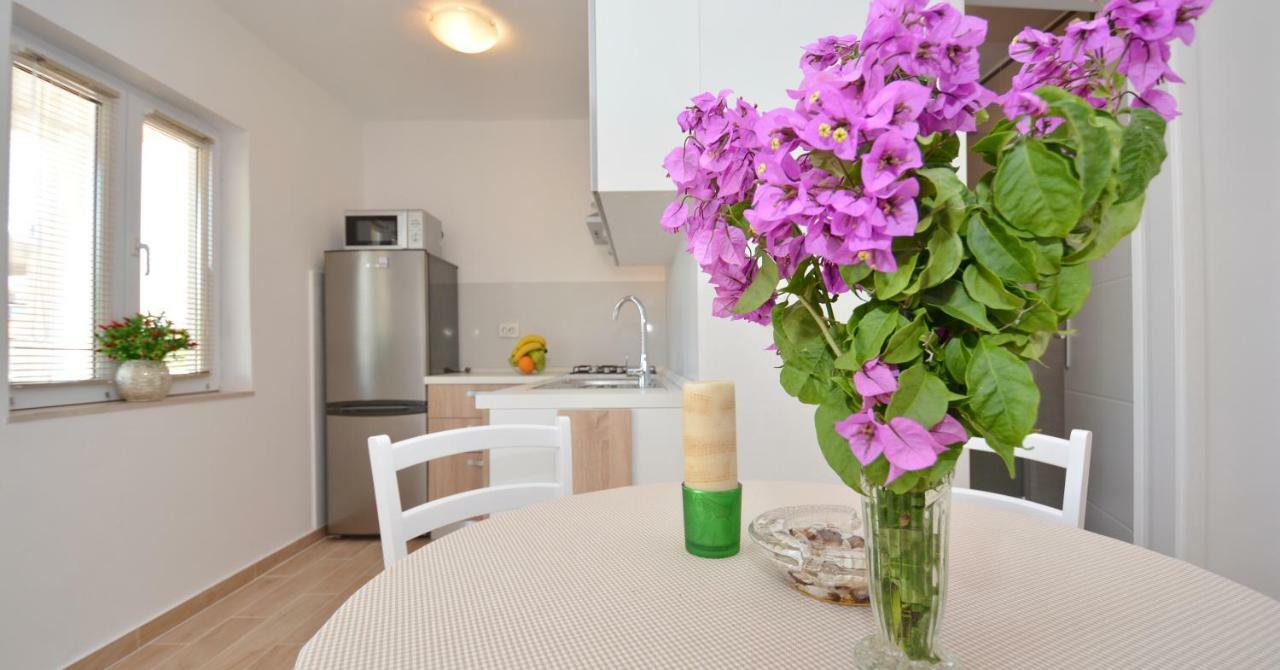 Apartmani Cesarec Basina Eksteriør billede